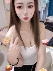水灵水灵的小姐姐